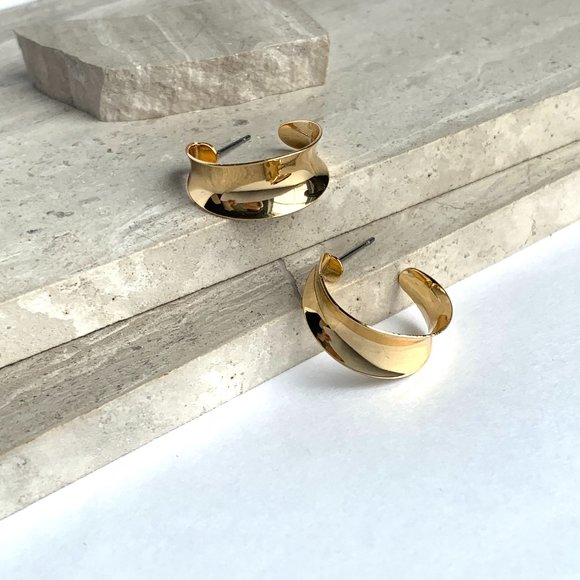 NEW ~ Anthropologie Gold Ribbon Hoop Earrings - Picture 10 of 12